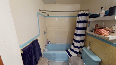 244 Beacon St, Unit 7 in Boston, MA - Foto de edificio - Building Photo