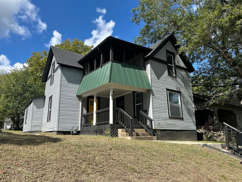 614 N Wall Ave in Joplin, MO - Building Photo
