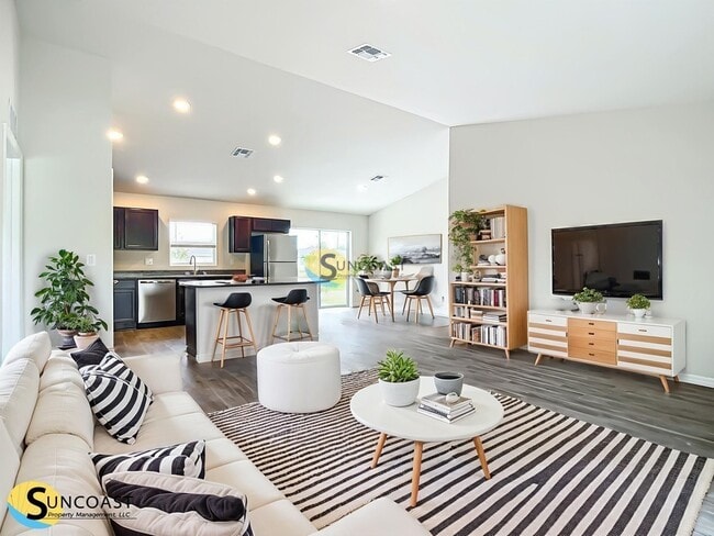 8608 N Gilovu Dr in Citrus Springs, FL - Foto de edificio - Building Photo