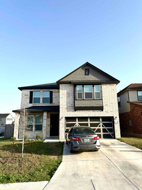 11303 Camassia in San Antonio, TX - Building Photo