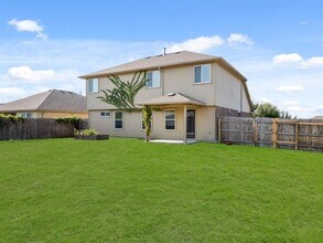 303 Camellia Dr in Hutto, TX - Building Photo - Building Photo