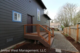 115 S 3rd Ave in Ridgefield, WA - Building Photo - Building Photo