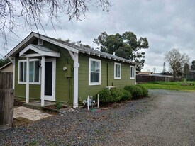 1660 Jennings Ave in Santa Rosa, CA - Building Photo