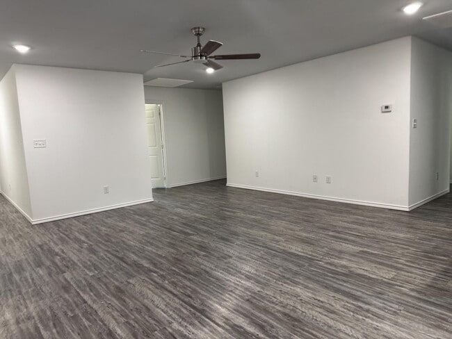 800 Sycamore St in Commerce, TX - Building Photo - Building Photo