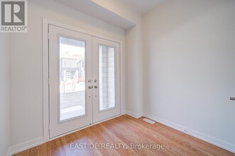 36 DANIELLE MOORE Cir in Toronto, ON - Building Photo - Building Photo