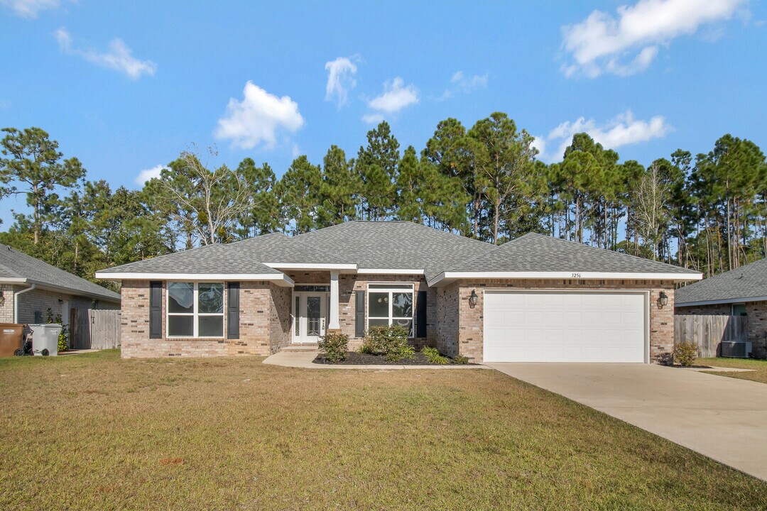 3256 Stephens Landing Ln in Navarre, FL - Building Photo