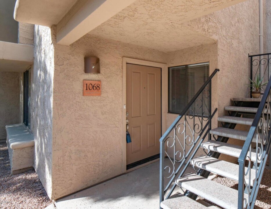 10055 E Mountainview Lake Dr, Unit 1068 in Scottsdale, AZ - Building Photo