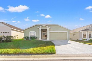 221 Prather Dr in Davenport, FL - Building Photo