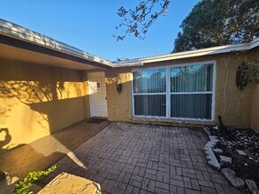 7205 Rockwood Dr in Port Richey, FL - Building Photo - Building Photo