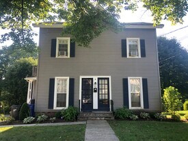 32 South Main St, Unit 2 in New Milford, CT - Building Photo