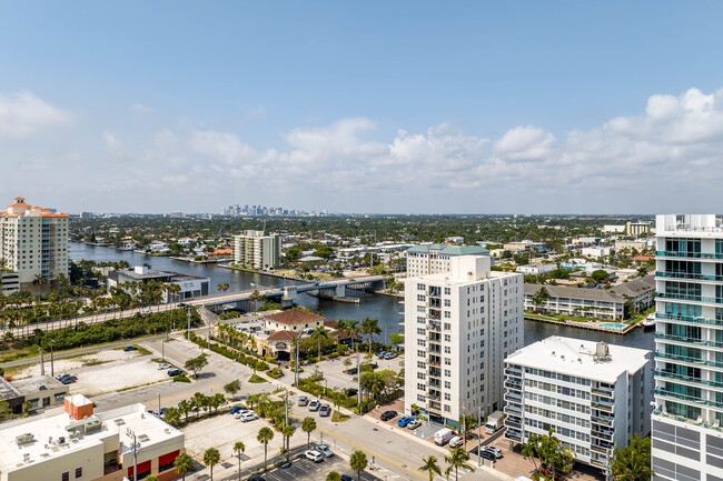 The Continental in Fort Lauderdale, FL - Building Photo - Building Photo