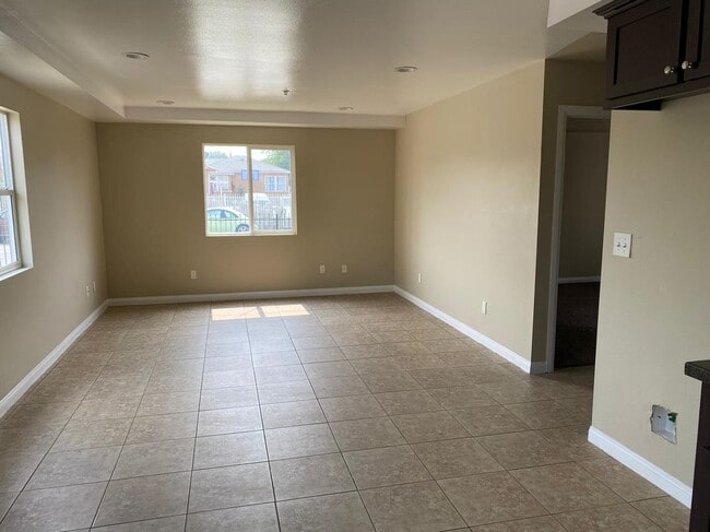 2307 E 117th in Los Angeles, CA - Building Photo - Building Photo