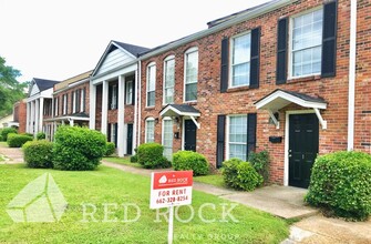 Canterbury Townhouses in Columbus, MS - Building Photo - Building Photo