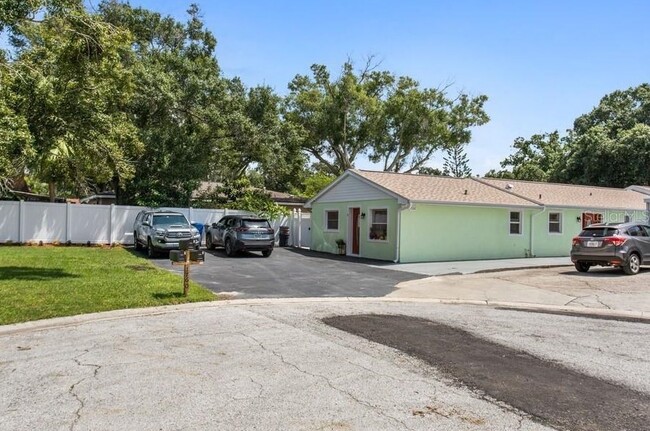 1760 Ezelle Ave, Unit 1