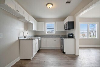 406 Bardash St in Cleveland, TX - Building Photo - Building Photo