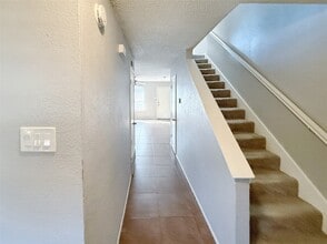 1024 Southmoor Dr, Unit 1026 in Arlington, TX - Building Photo - Building Photo