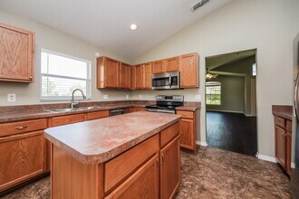 2706 Eagle Canyon Dr S in Kissimmee, FL - Foto de edificio - Building Photo