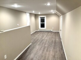 904 W Lackawanna Ave, Unit 904-2nd floor in Blakely, PA - Building Photo