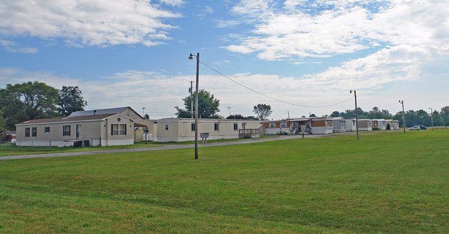 808 S Clayton Rd in New Lebanon, OH - Building Photo - Building Photo