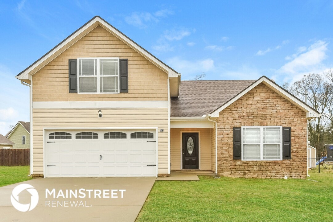217 Bankside Dr in Smyrna, TN - Building Photo