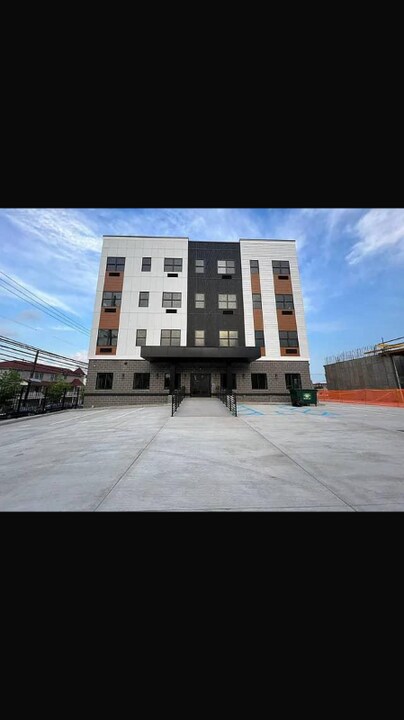 50 Norfolk St in Newark, NJ - Building Photo