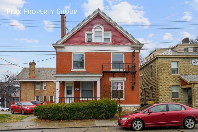 2549 University Ct in Cincinnati, OH - Foto de edificio - Building Photo