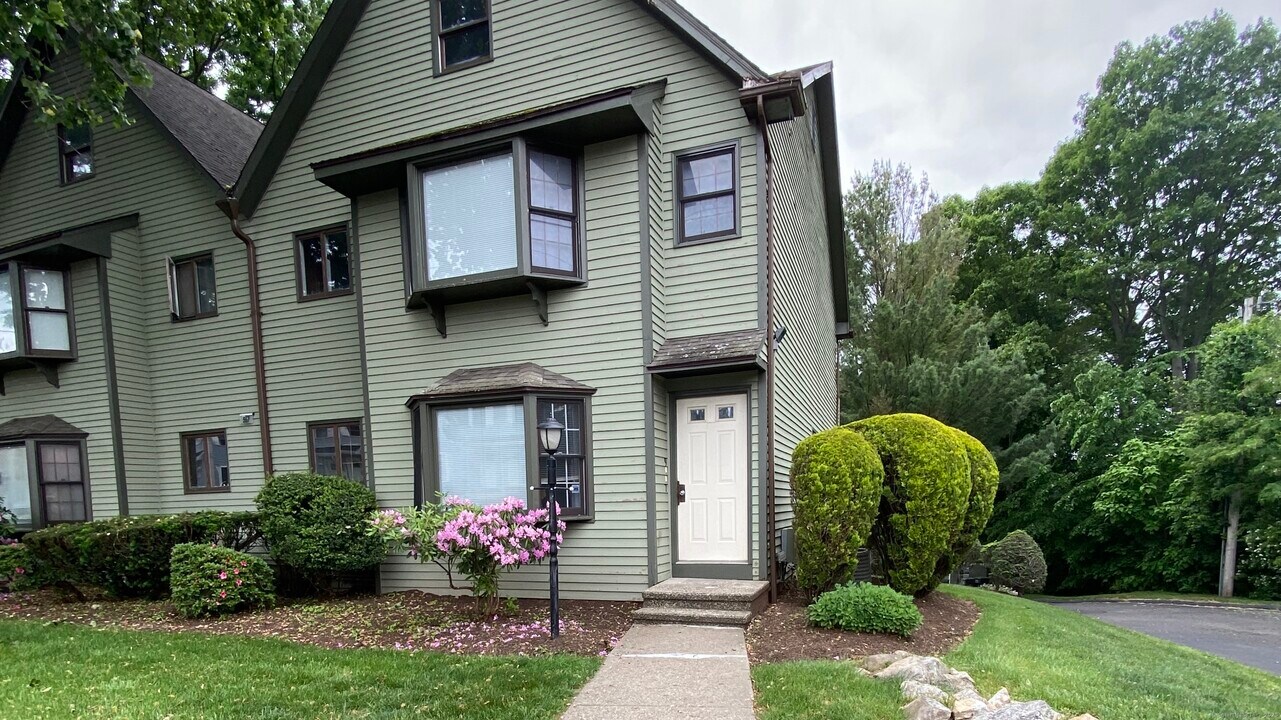 567 Peet St in Bridgeport, CT - Building Photo
