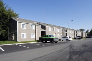 ReNew at The Crossing in Indianapolis, IN - Building Photo