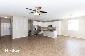 6455 Haypress Ct in Las Vegas, NV - Foto de edificio - Building Photo