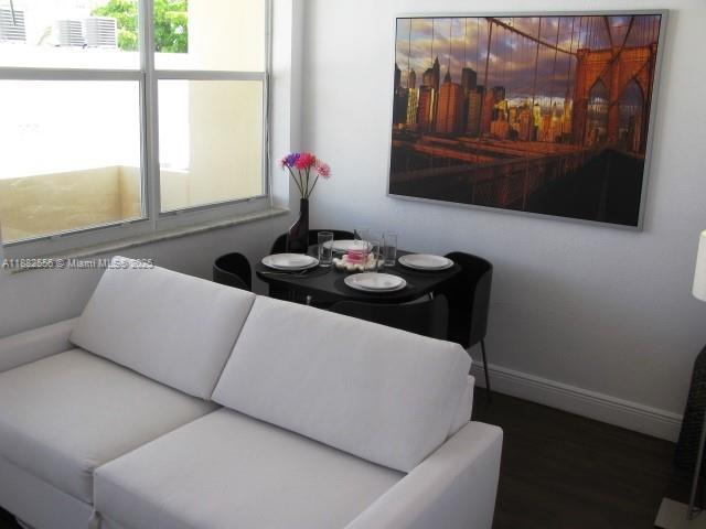 910 Jefferson Ave in Miami Beach, FL - Foto de edificio