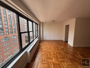 Fourth Avenue in New York, NY - Foto de edificio - Building Photo