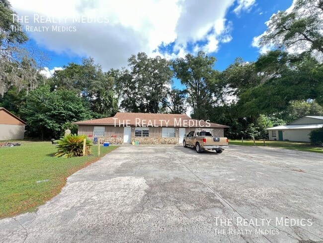 2095 NW 43rd St in Ocala, FL - Building Photo - Building Photo