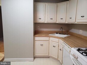 1434 Northgate Square in Reston, VA - Building Photo - Building Photo