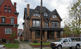 371 S Negley Ave in Pittsburgh, PA - Building Photo