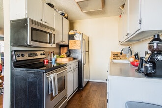 1233 N Ogden St, Unit 401 in Denver, CO - Building Photo - Building Photo