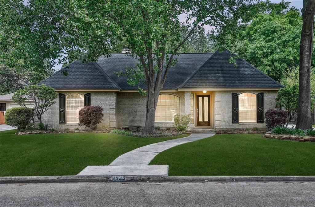 3939 Fawn Creek Dr in Humble, TX - Building Photo