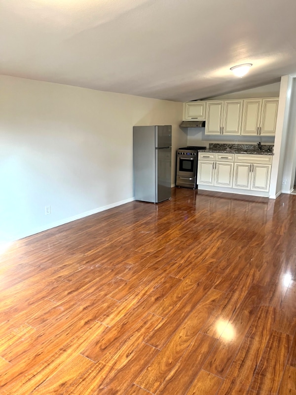 property at 136 Orange Grove Ave