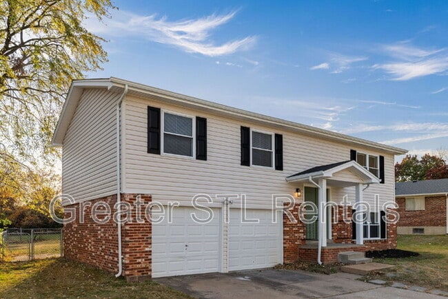 2344 White Ash Ct in Florissant, MO - Building Photo - Building Photo