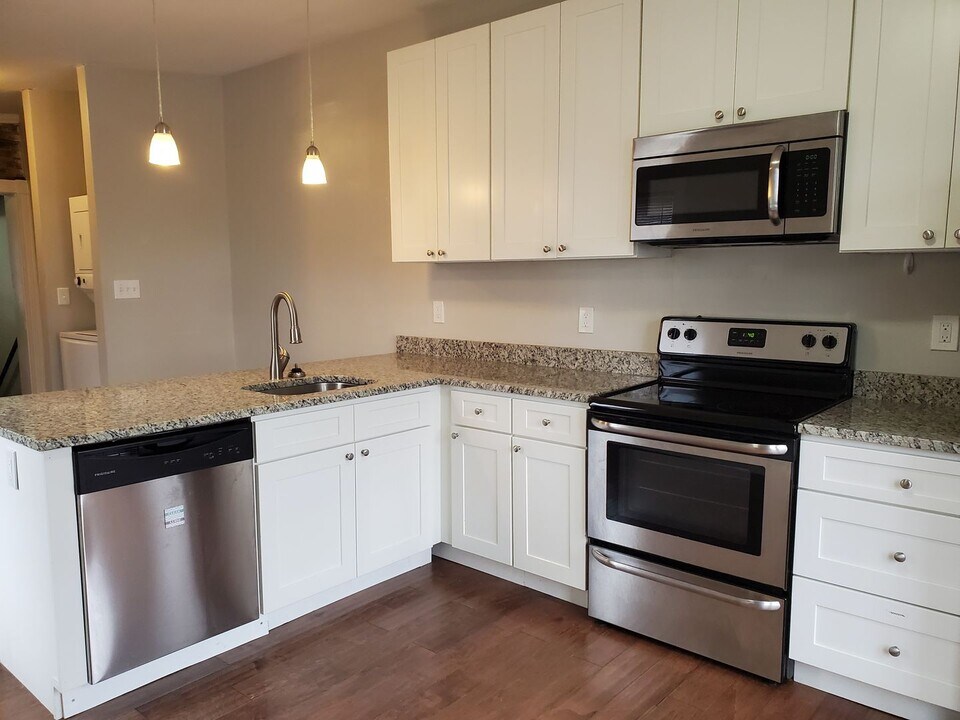 528 E King St in Lancaster, PA - Building Photo