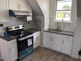 74 W 7th St, Unit 3 in Bayonne, NJ - Building Photo