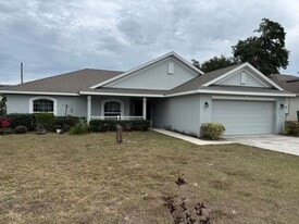 2148 Angel Fish Loop in Leesburg, FL - Building Photo