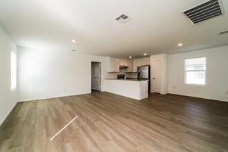 435 Filibusters Trail in San Antonio, TX - Building Photo - Building Photo