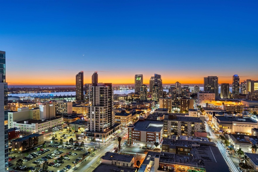 675 Ninth Ave, Unit 2209 in San Diego, CA - Building Photo