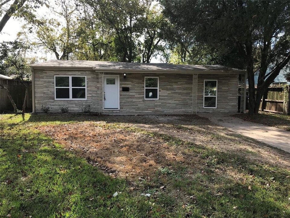 4330 Citadel Ln in Houston, TX - Foto de edificio