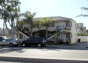 4004-4018 Mission Blvd in San Diego, CA - Building Photo - Building Photo