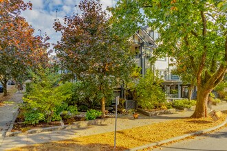 Grantview Place in Vancouver, BC - Building Photo - Building Photo