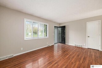 4701 Schroeder Dr in Omaha, NE - Building Photo - Building Photo