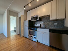 2832 W Palmer St, Unit 308 in Chicago, IL - Building Photo