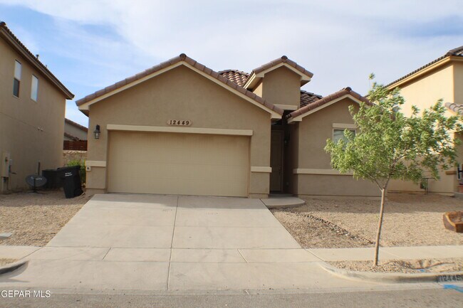 12449 Chamberlain Dr in Horizon City, TX - Building Photo - Building Photo