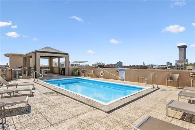 333 Julia St in New Orleans, LA - Building Photo - Building Photo